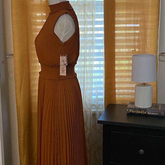 New !!! Gorgeous Nanette Lepore Midi Pleated Dress Size 4 - Picture 4 of 13